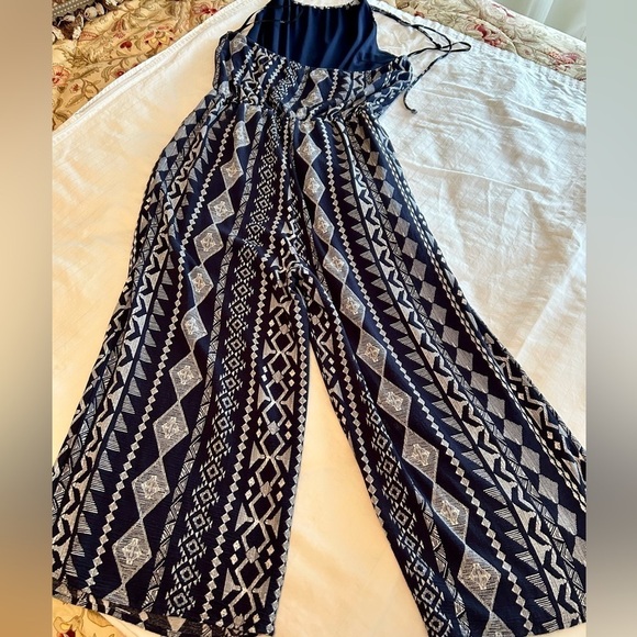 Lulu's Jumpsuit Sparrow Blue White Aztec Print Crop Length Halter Tie size Large - Picture 13 of 16